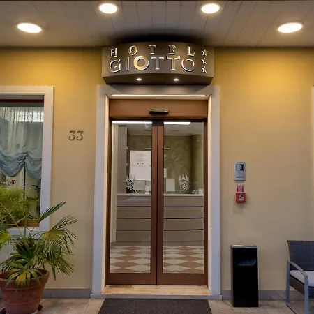 Giotto Hotel 3*